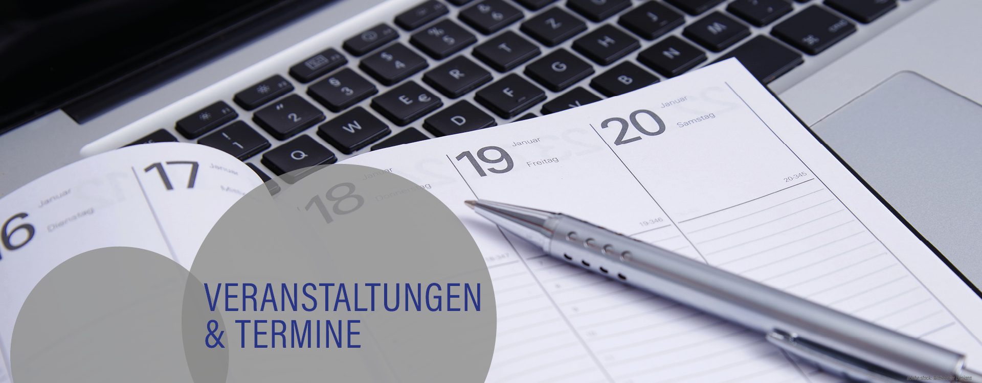 Tastatur, Kalender und Schreibstift, graue Kreise mit Aufschrift Veranstaltungen und Termine