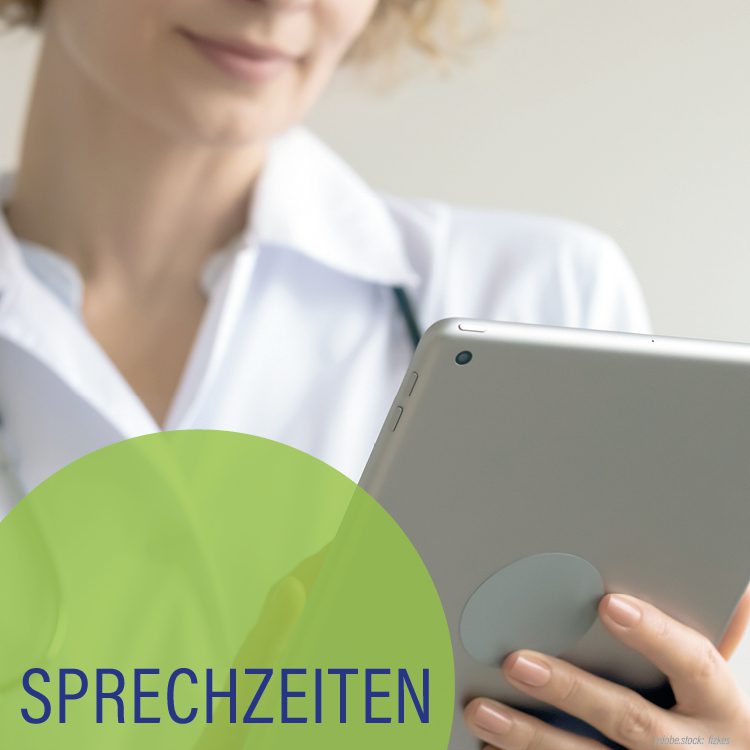 Ausschnitt einer Person in weißer Krankenhausarbeitskleidung, die einen Tablet-PC in der Hand hält. Hellgrüner Kreis mit der Aufschrift Sprechzeiten.
